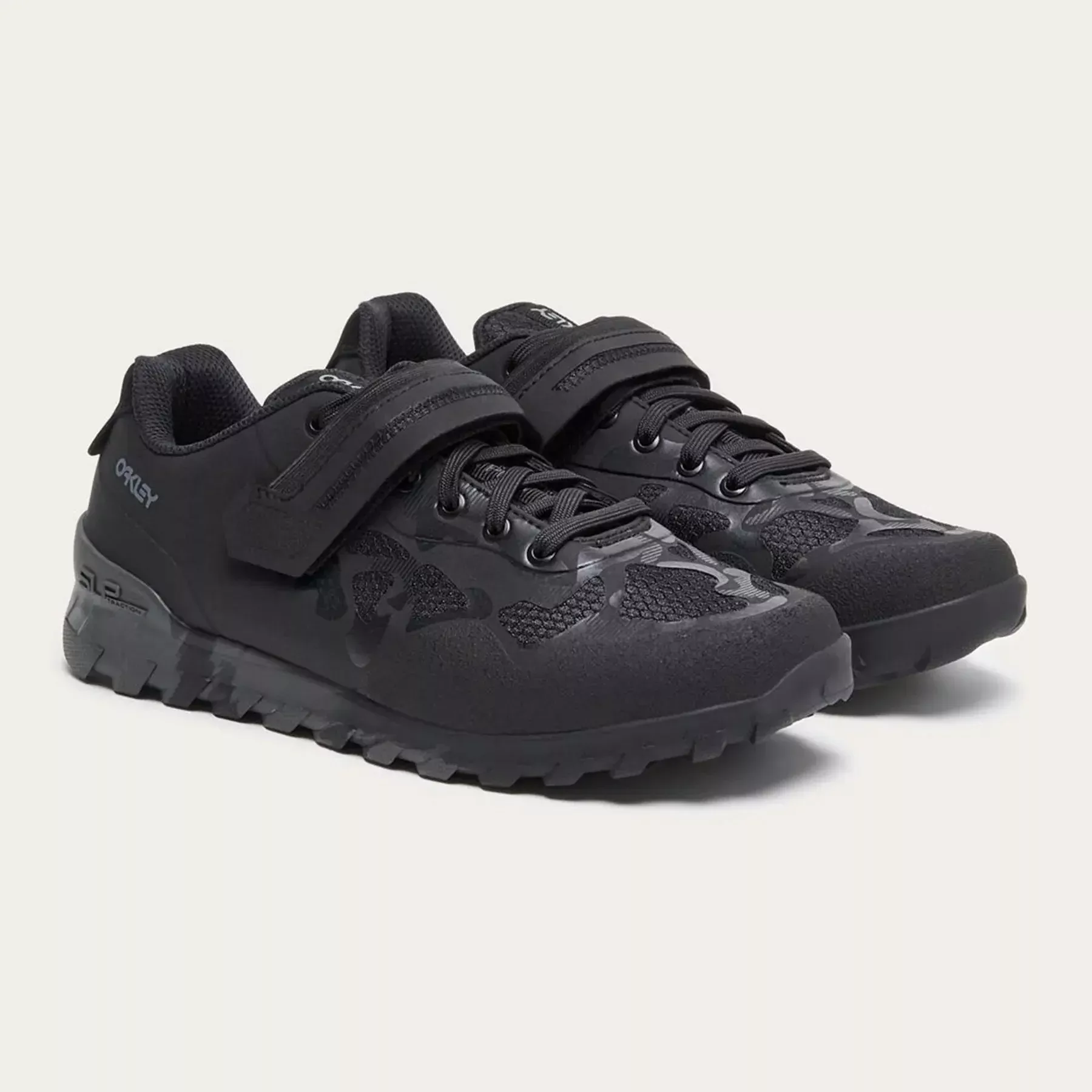 Tenis de Grapa Oakley KOYA RC MTB BlackOut
